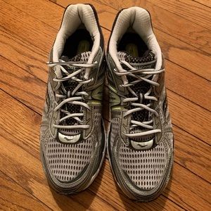 Men’s Saucony Tennis Shoes